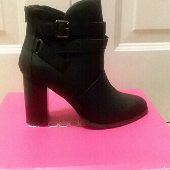 Ankle Boots - Picture 2 of 5